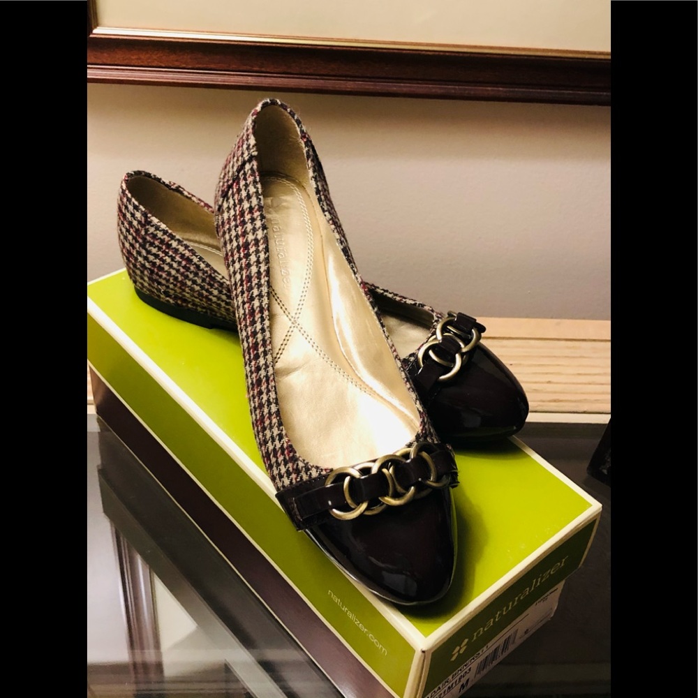 NIB Naturalizer, Flats, Size 7
